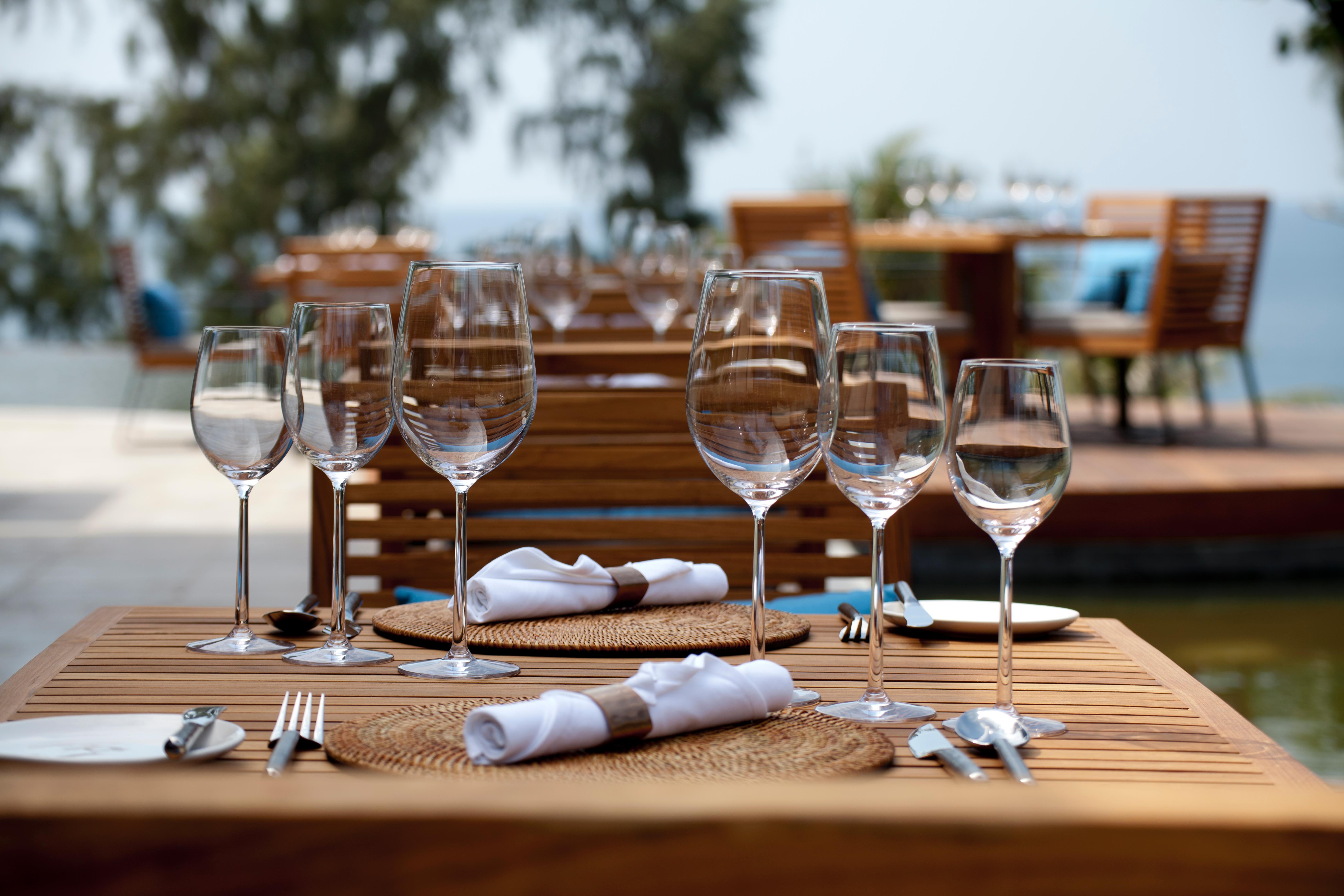 Pullman Phuket Arcadia Naithon Beach المظهر الخارجي الصورة Wine glasses