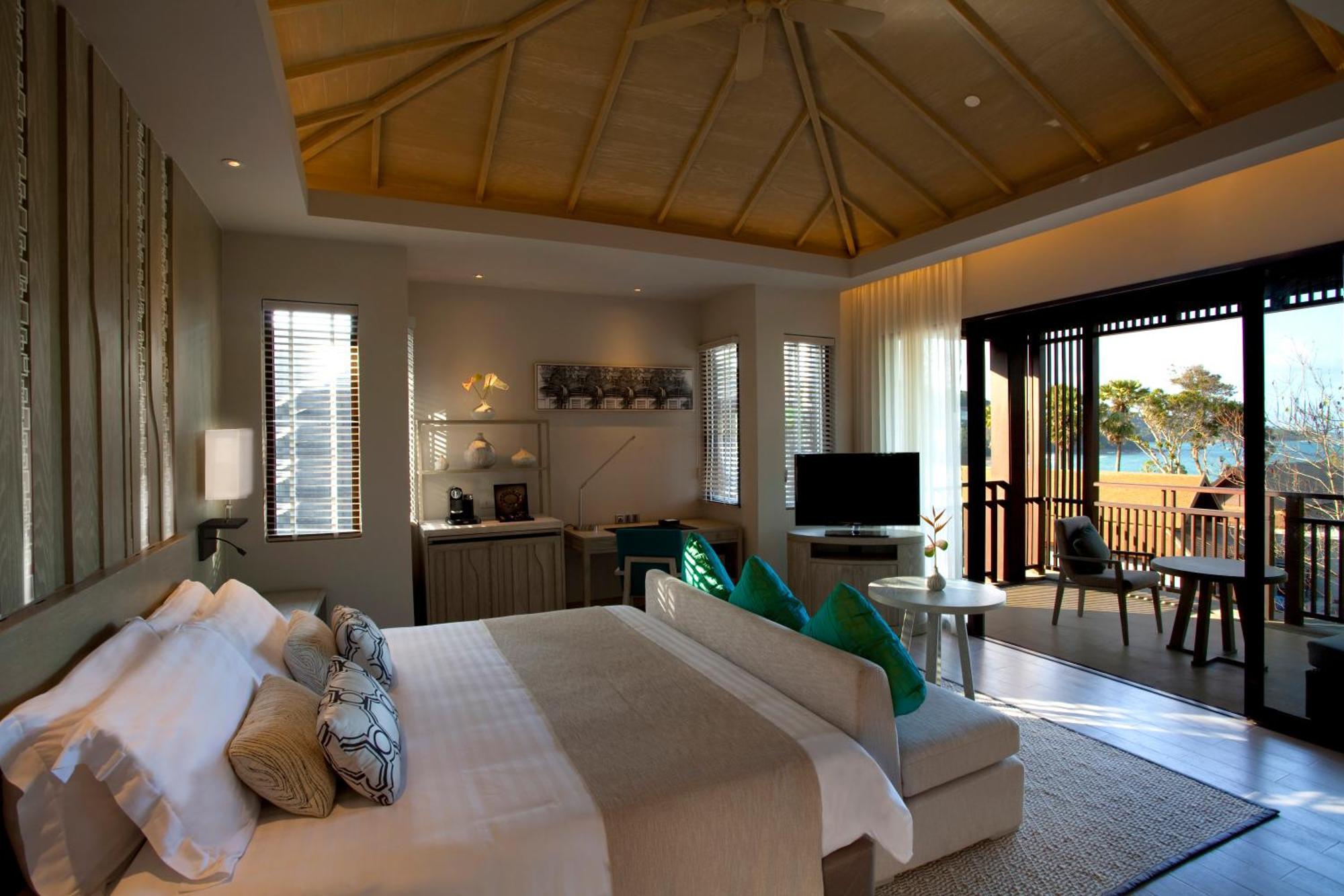 Pullman Phuket Arcadia Naithon Beach المظهر الخارجي الصورة A bedroom at the resort