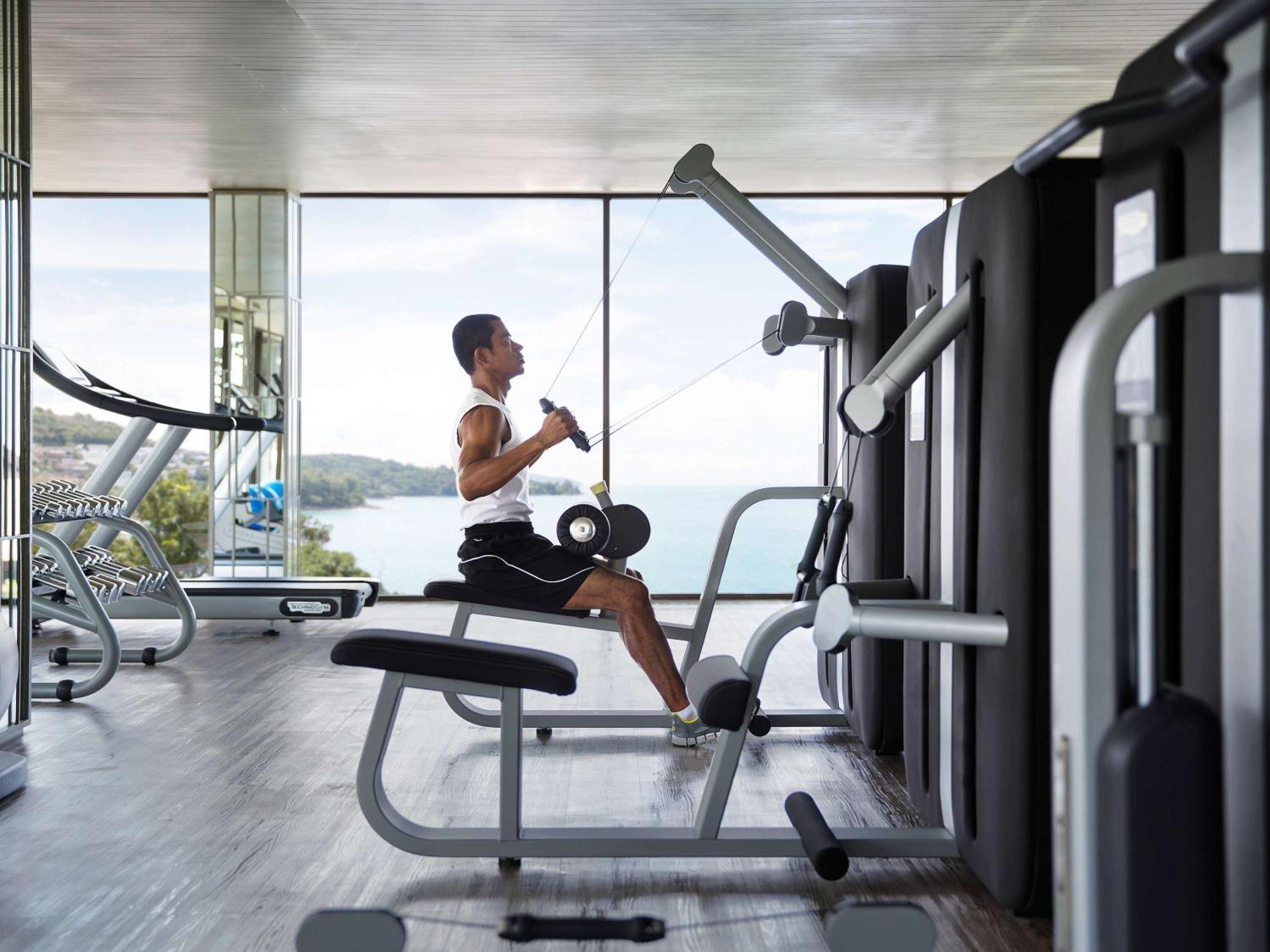 Pullman Phuket Arcadia Naithon Beach المظهر الخارجي الصورة A seated row machine